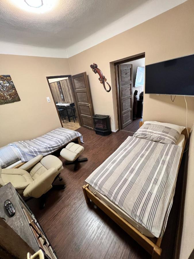 Feher Galamb Apartman Gyal ภายนอก รูปภาพ