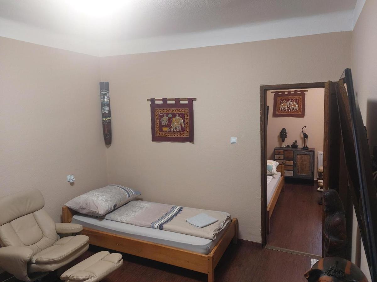 Feher Galamb Apartman Gyal ภายนอก รูปภาพ